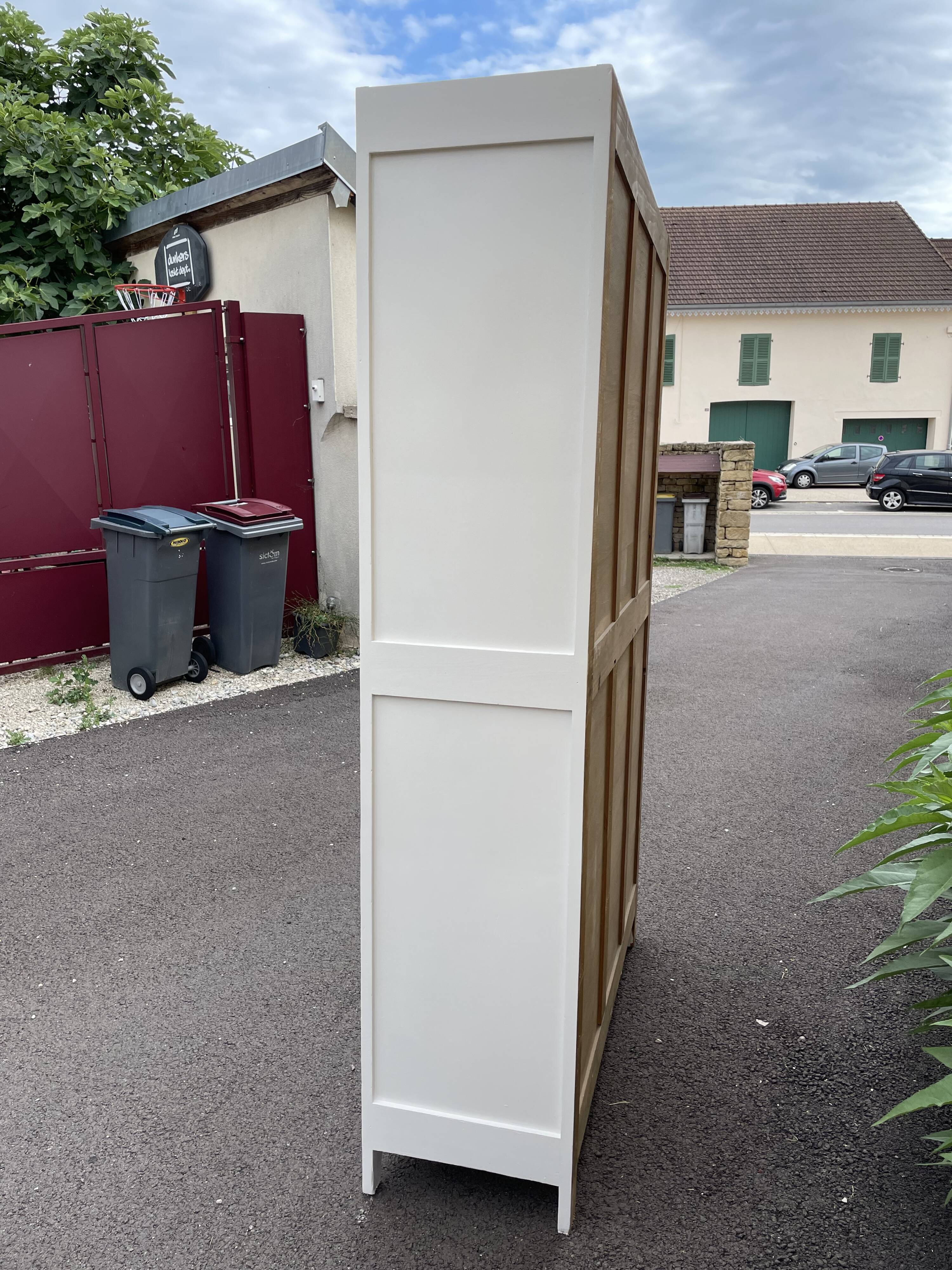 Armoire parisienne