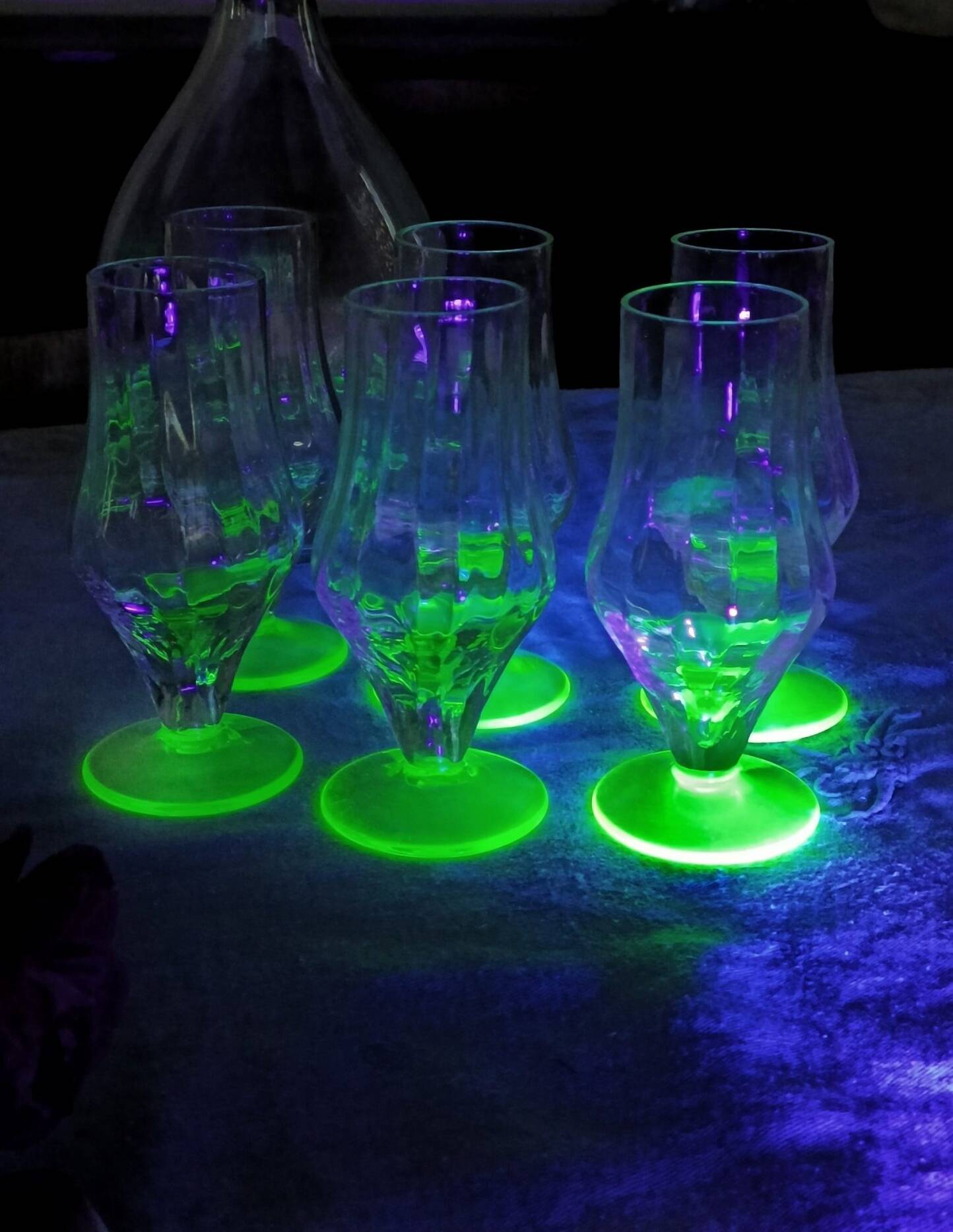 Uranium champagne flutes