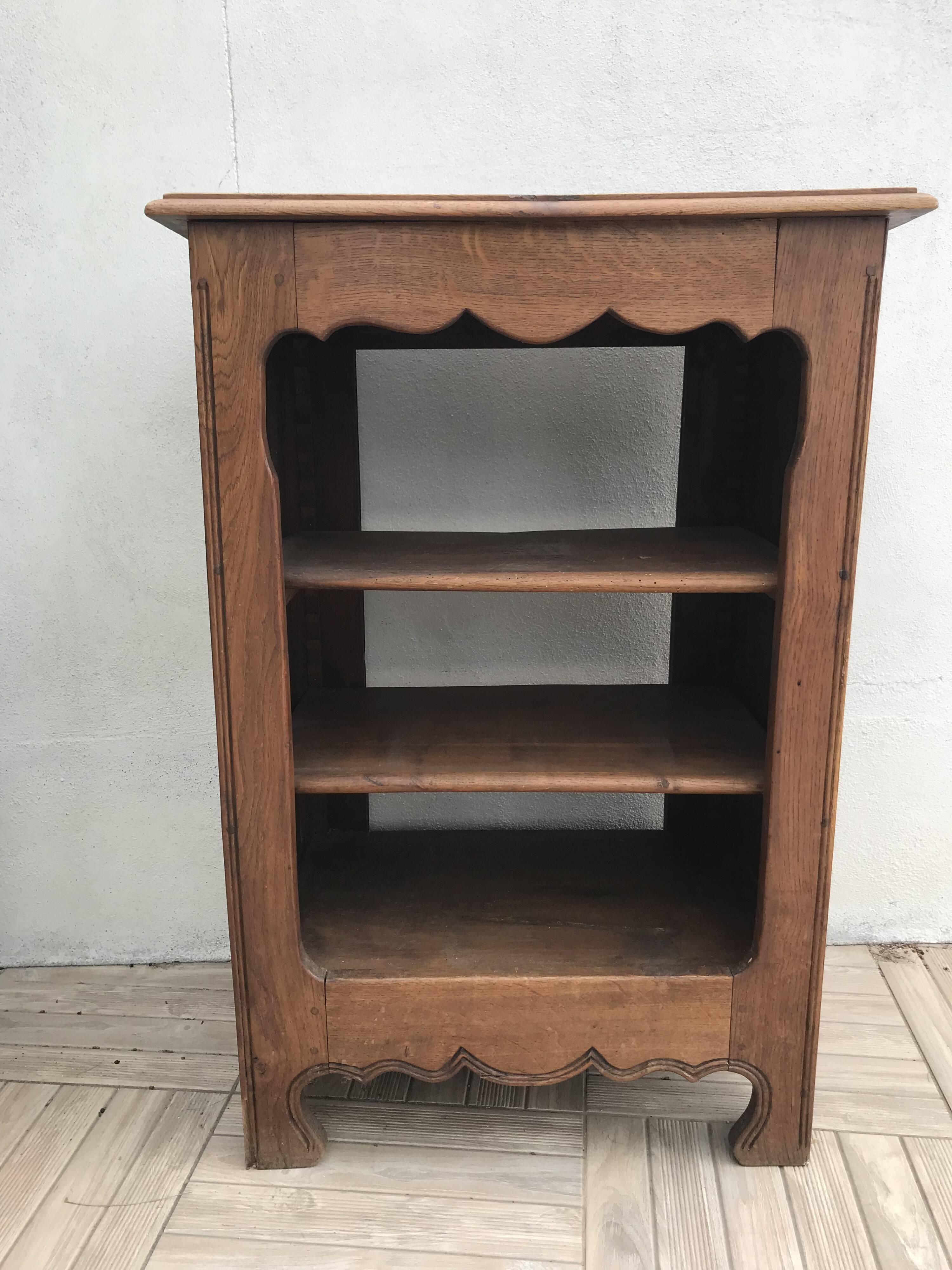 Accessory furniture in solid oak