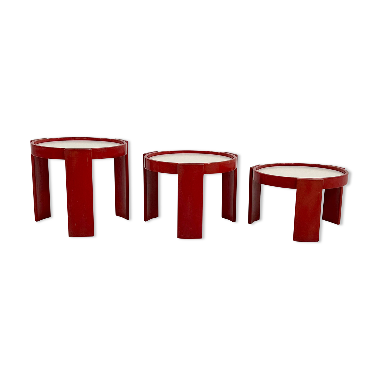Lot de 3 tables gigognes rouges par Gianfranco Frattini pour Cassina, 1970