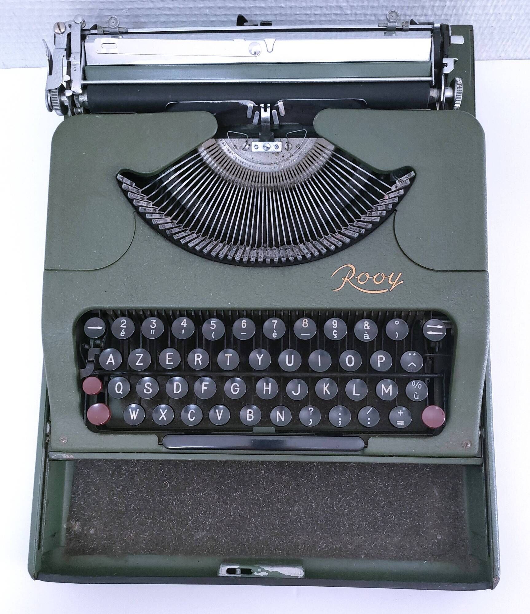 Rooy portable typewriter 1950s khaki metal