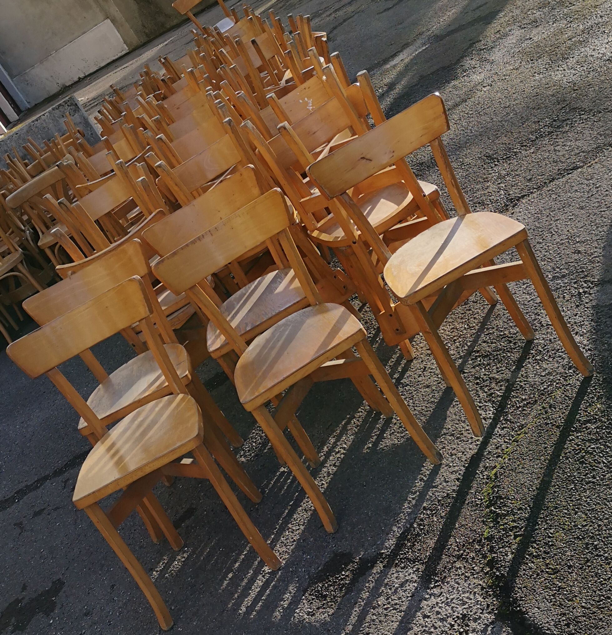 Lot de 30 chaises bistrot