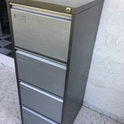 Metal cabinet with 4 drawers