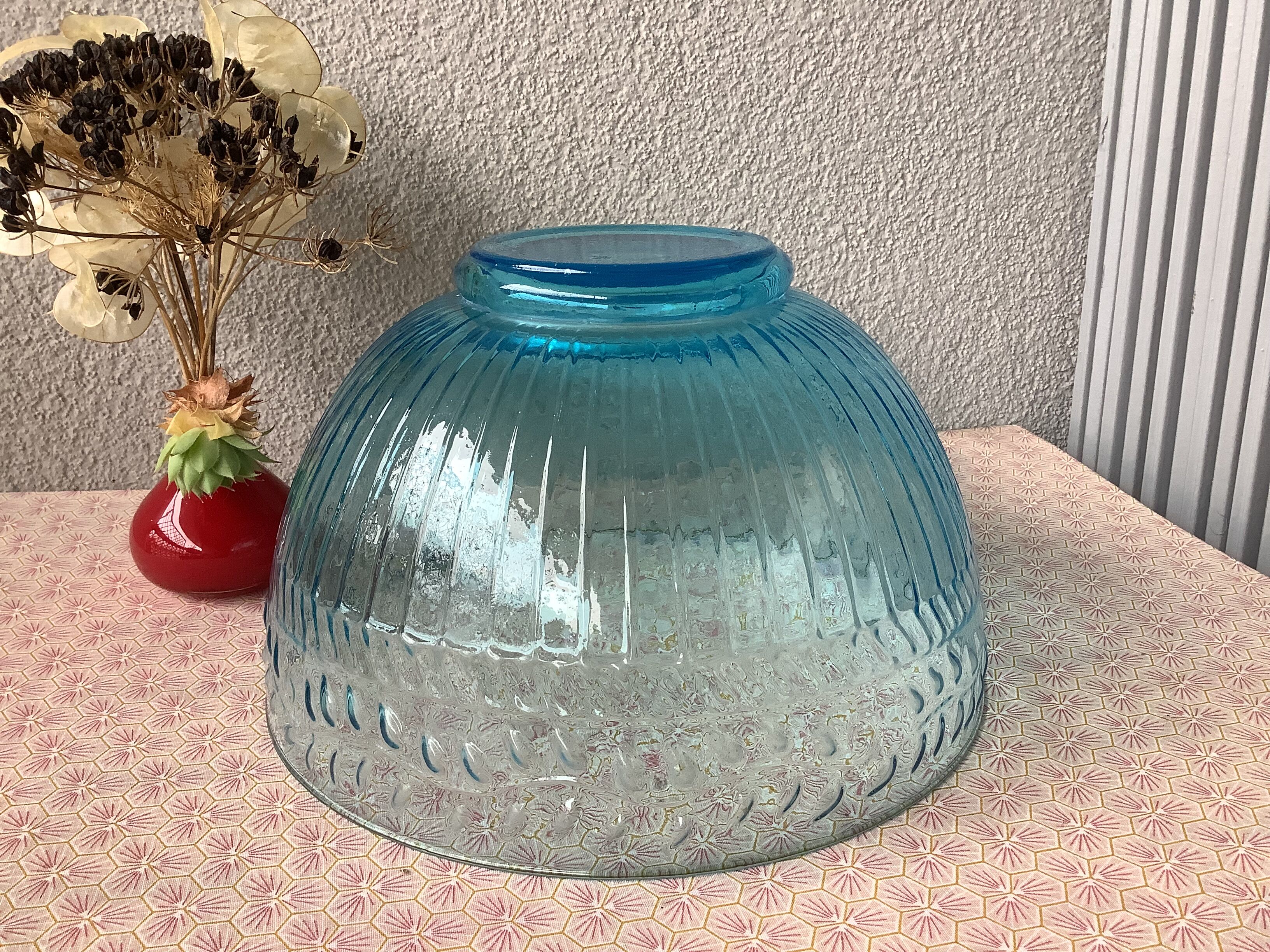 Salad bowl in molded glass pressed art deco fluorescent blue