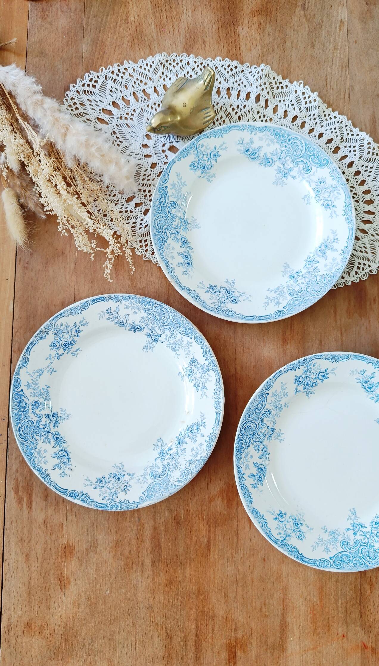 Set of 3 dessert plates in Nimy ironstone.