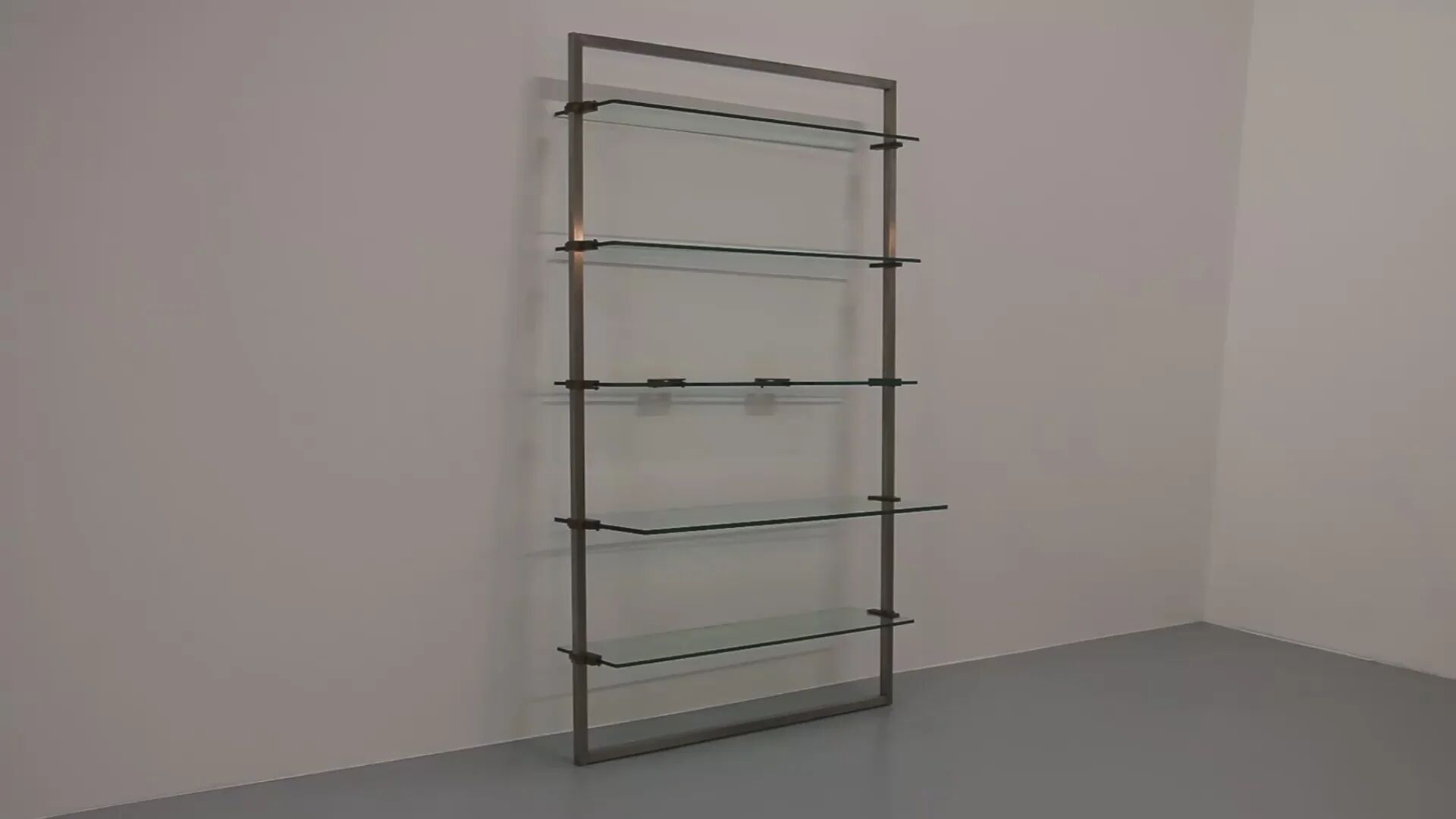 Cabinet d'angle Peter Ghyczy 1970 – modèle R16 emblématique en acier inoxydable et laiton