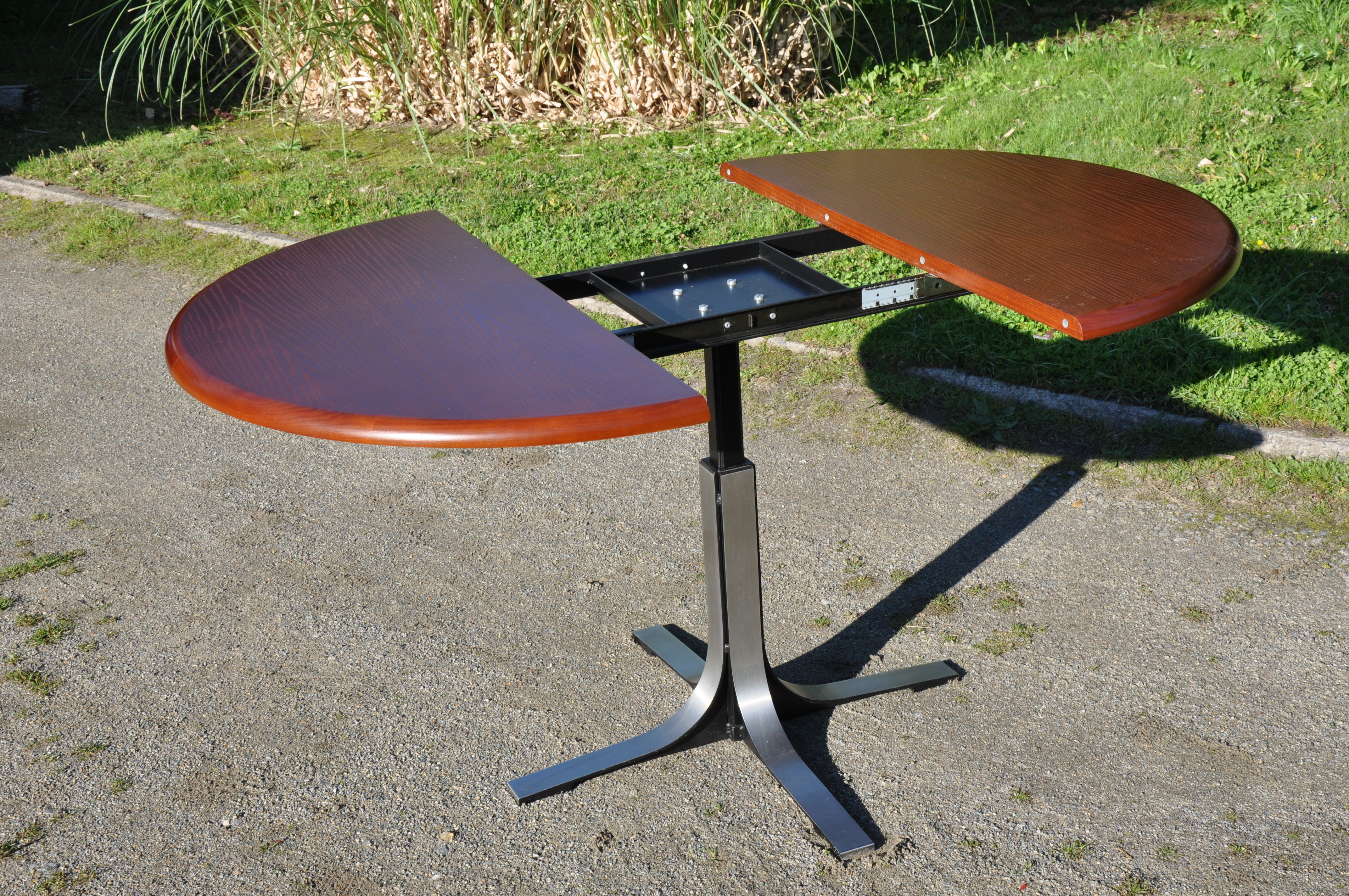 Lifting coffee table