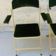 Lot de 3 chaises pliables Chaisor en velours vert et piétement or de 1996