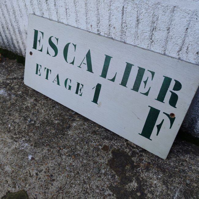 Plaque d'escalier, advertising plate, sign