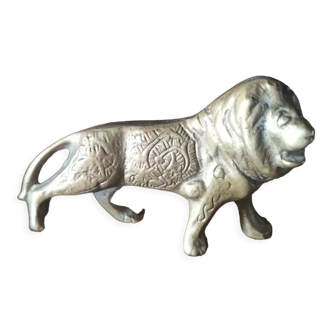 Sculpture lion