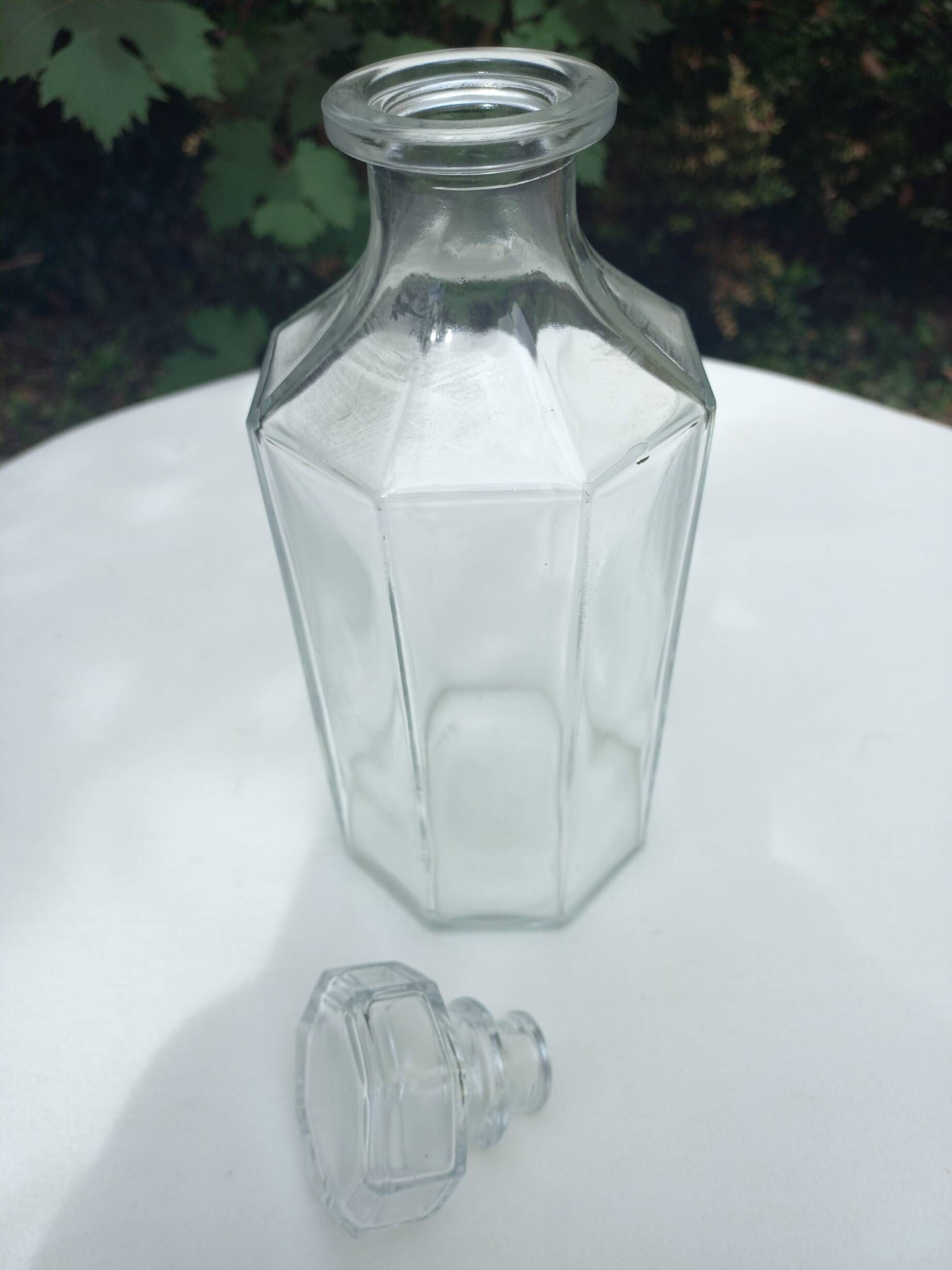 Carafe octogonale en verre