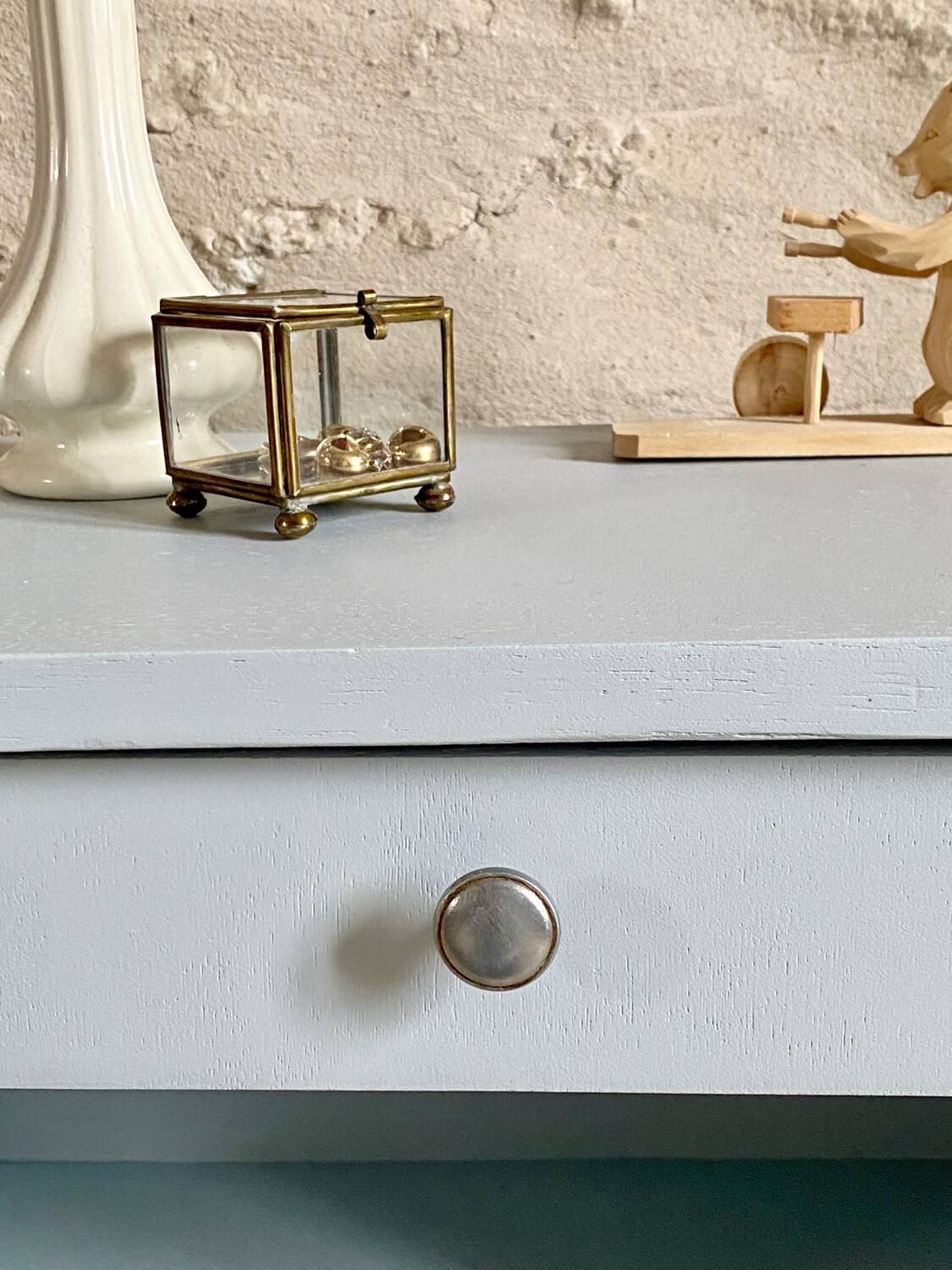 Compass leg bedside table