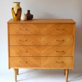 Oak chest of drawers