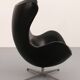 Fauteuil Egg – Arne Jacobsen, Danemark, 1960 – Cuir noir par Fritz Hansen