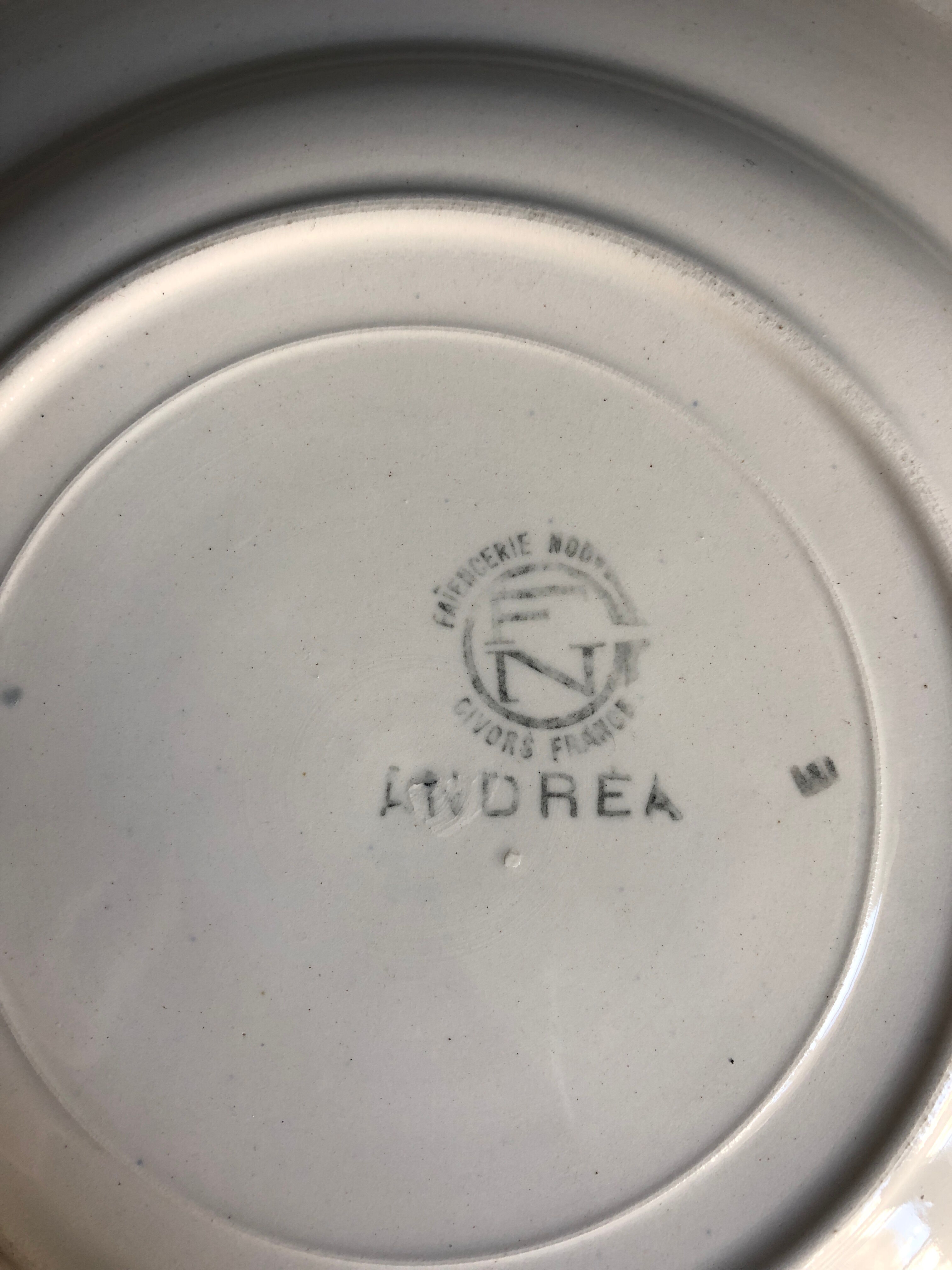 Set of 12 soup plates