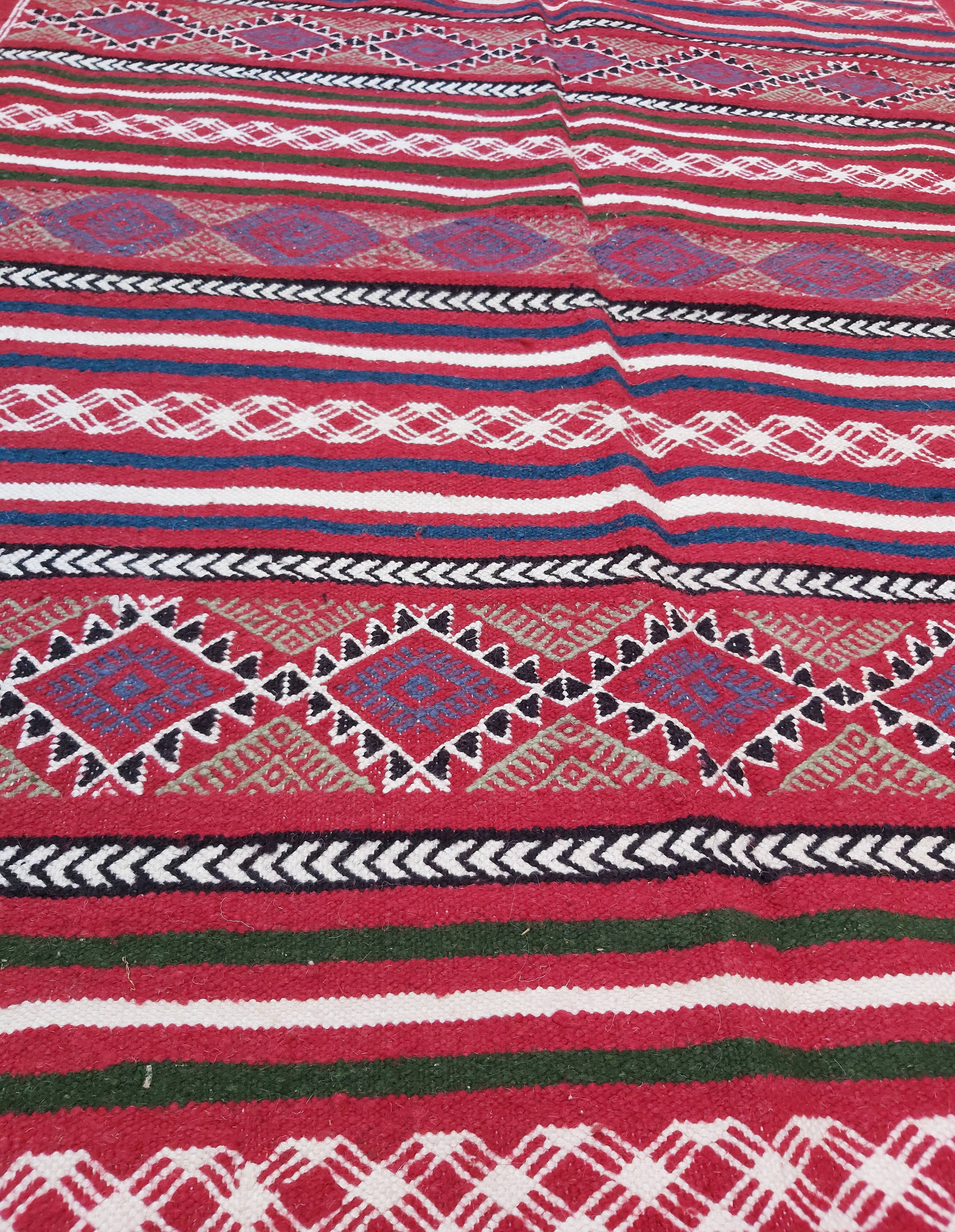 Traditional handmade red carpet   100x190cm