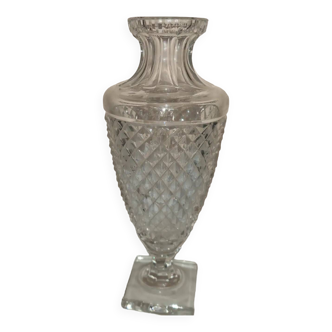 Cristallerie saint louis - vase balustre sur piédouche en cristal taillé en pointe de diamant signe