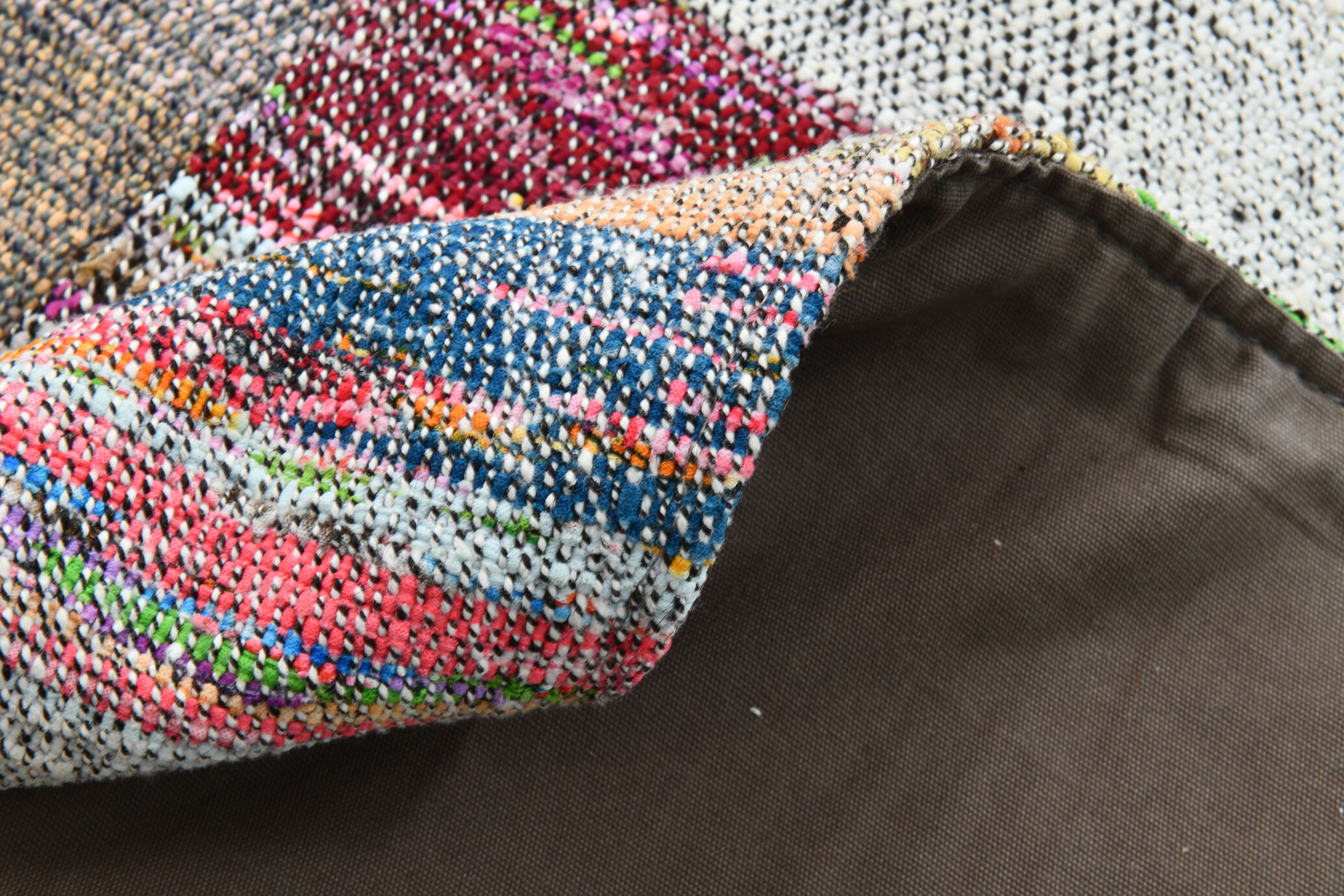 Multicolor modern rug 321x234cm