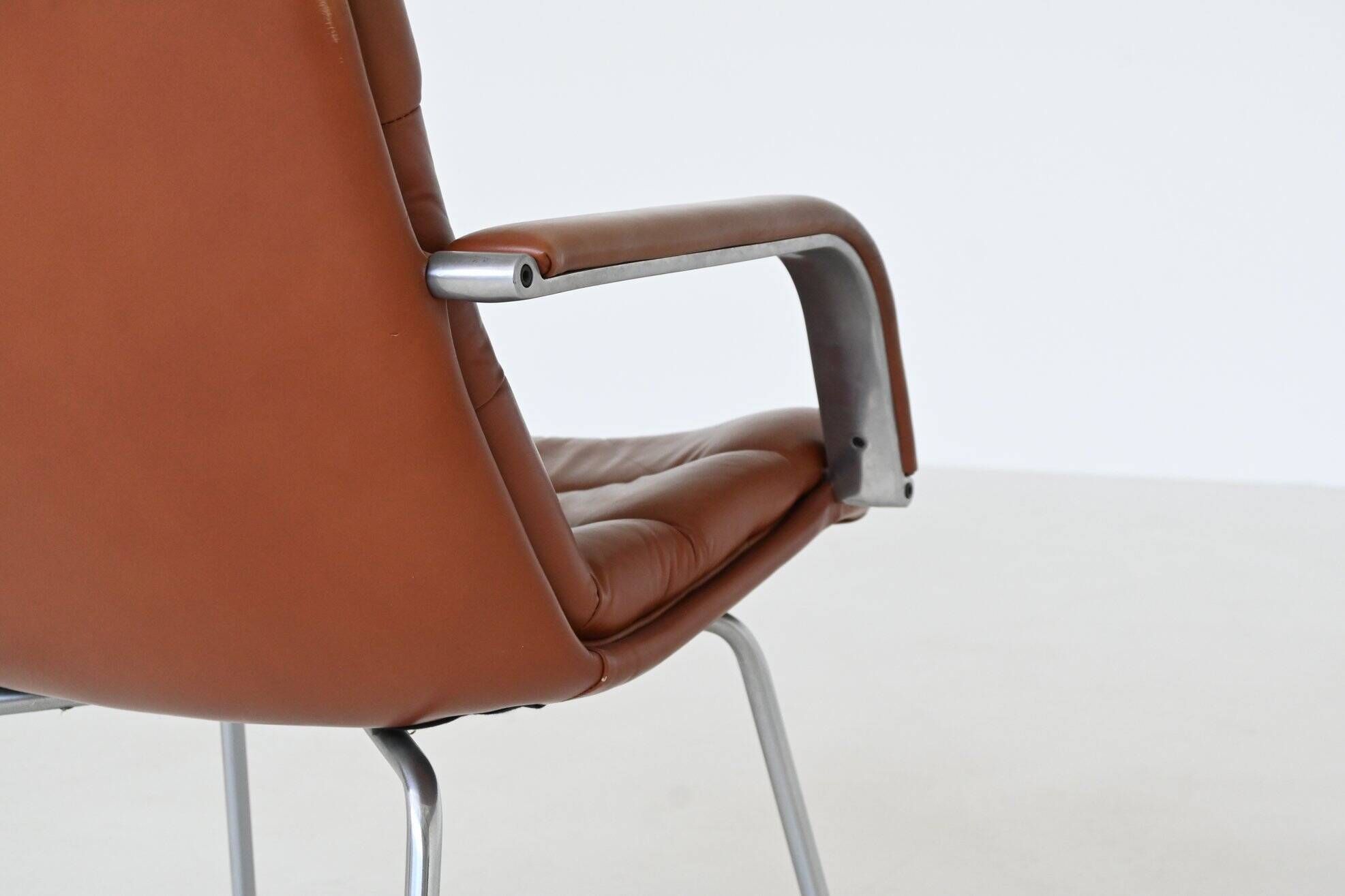 Geoffrey Harcourt pair of armchairs in leather Artifort The Netherlands 196
