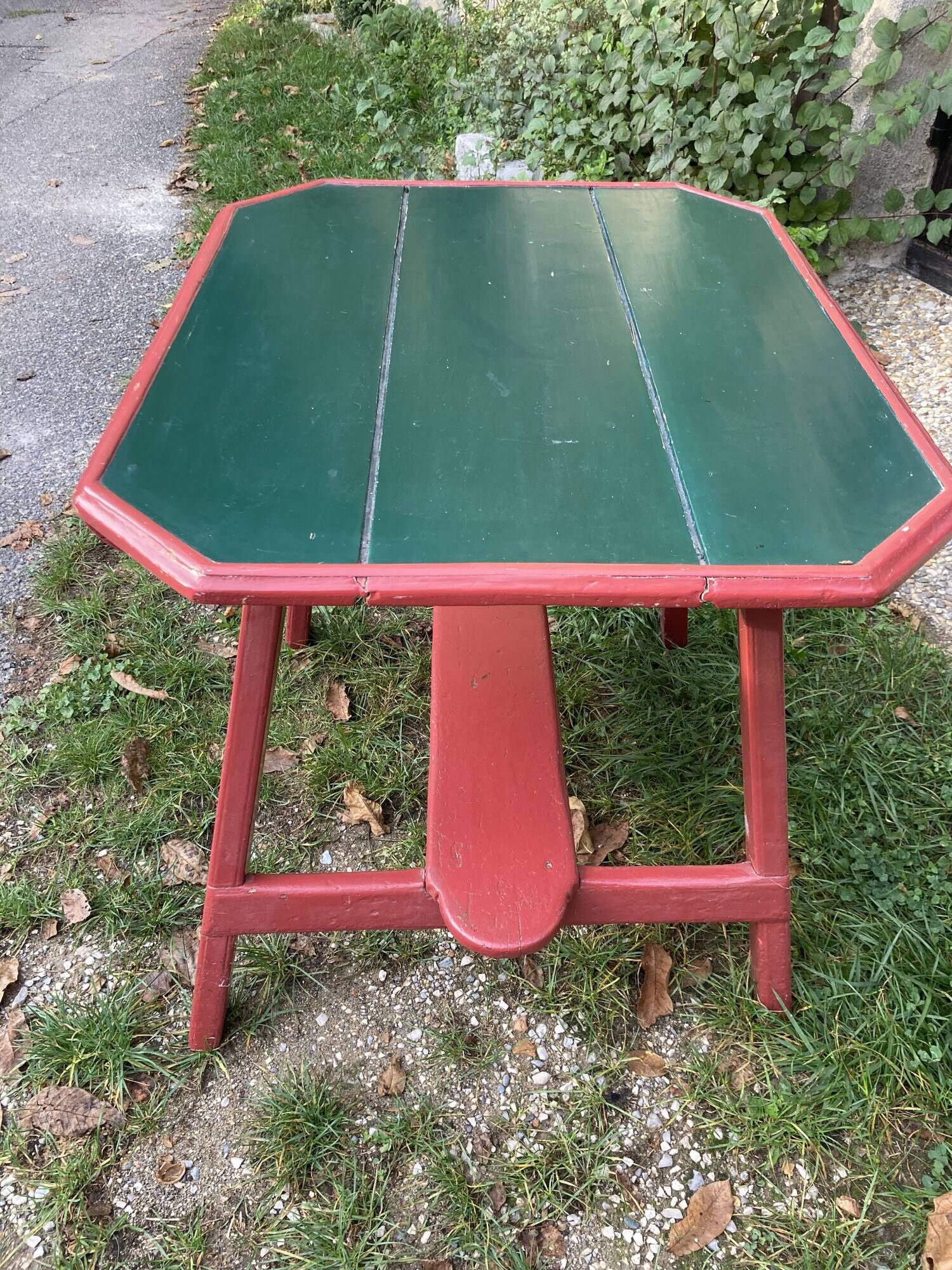 Middle table of popular art with double-sided drawer - 19th century