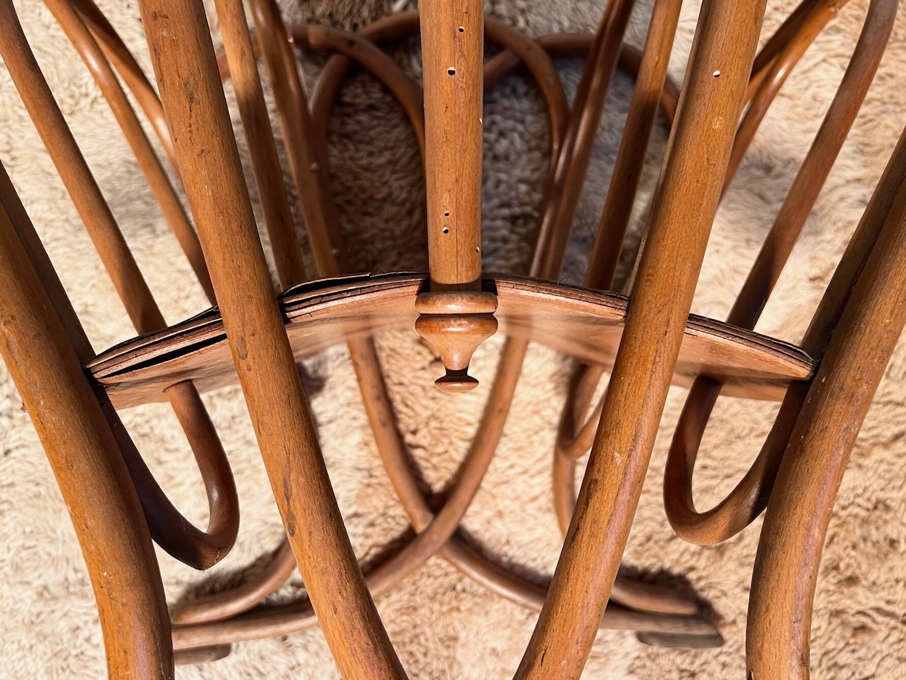 Art Nouveau sheet music or magazine holder, circa 1900, Thonet, turned beech wood