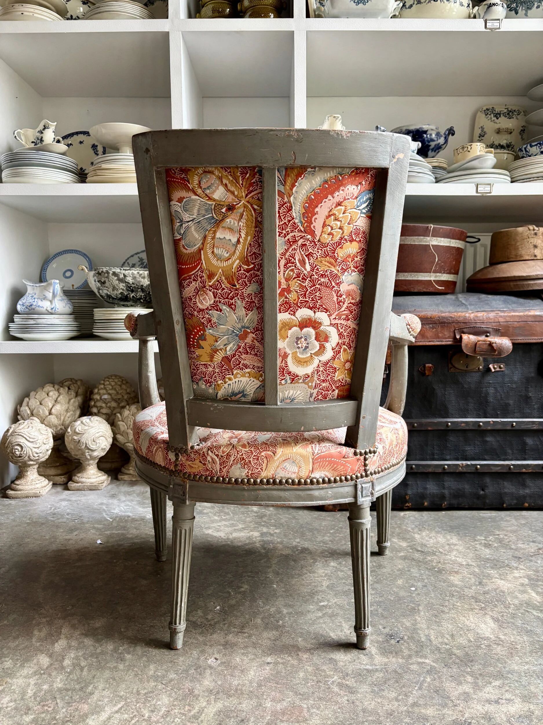 Fauteuil d'époque Louis XVI, tissus indienne n°2