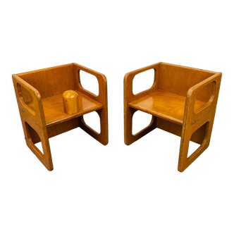 2 modular wooden children's chairs