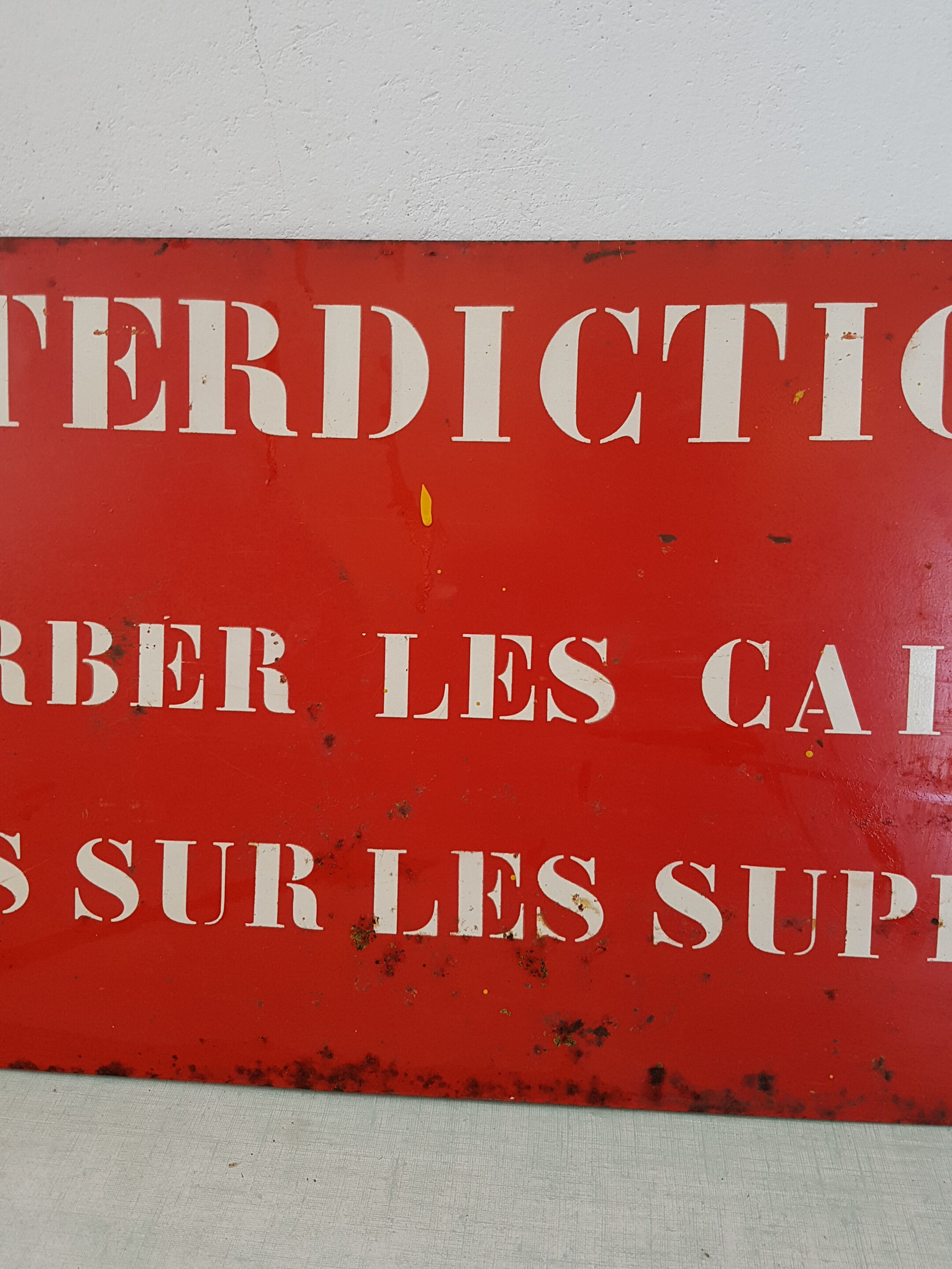 Metal plate vintage 1950