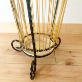 Wrought iron umbrella holder and scoubidou wires