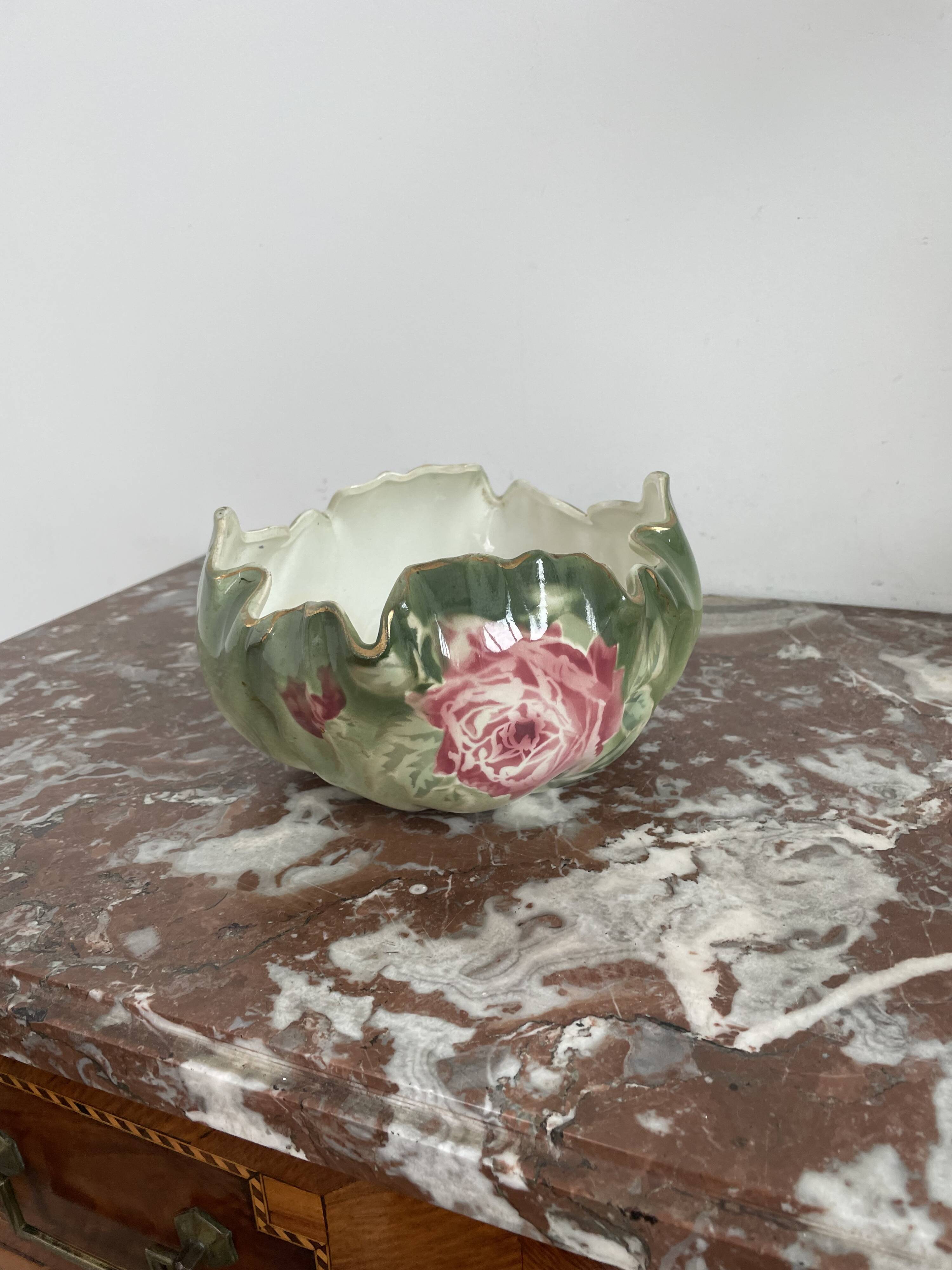 Cache-pot, grande coupe, Keller & Guérin, Lunéville, Les Roses, Art Nouveau, barbotine, céramique