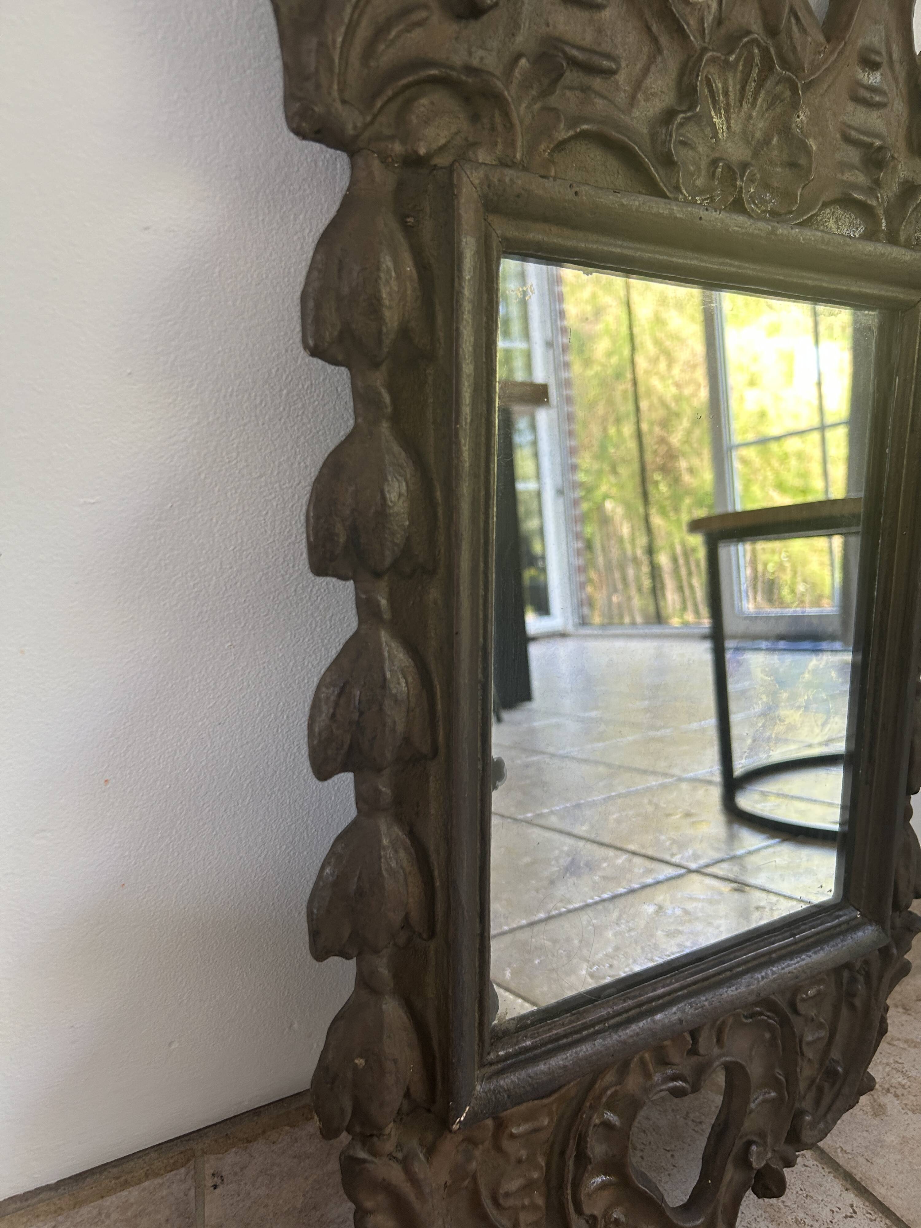 Miroir italien en bois du 18ème siècle