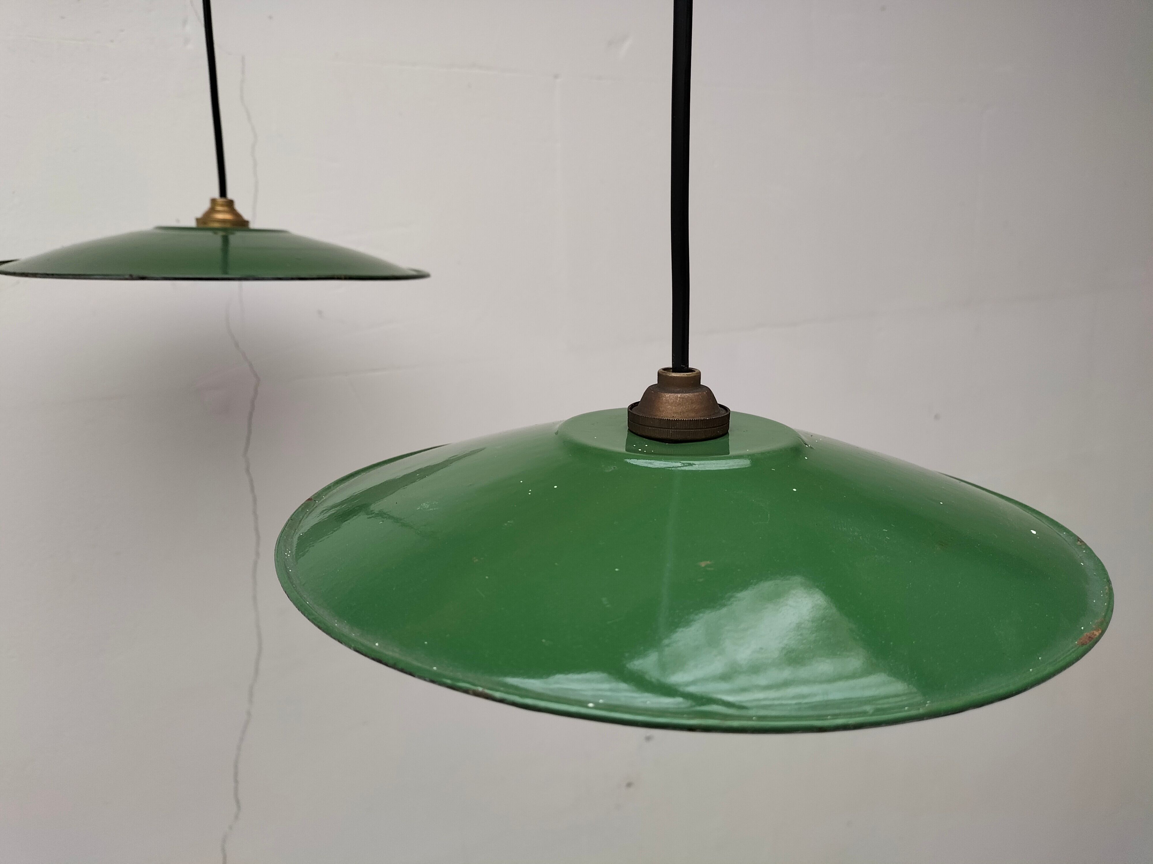 Lot de 4 lampes en tôle émaillée