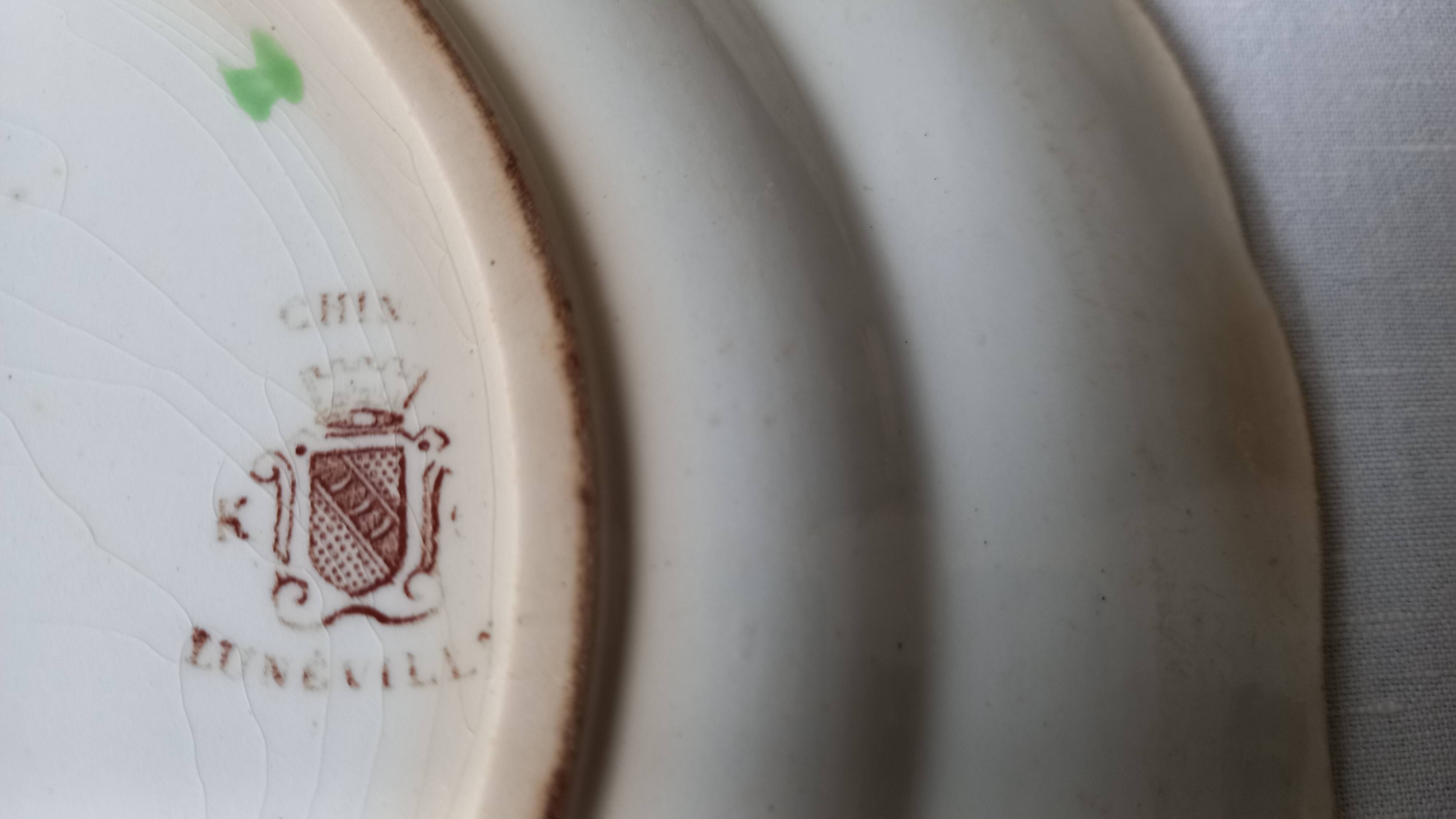 Flat plate from Lunéville with Keller and Guerin KG coat of arms