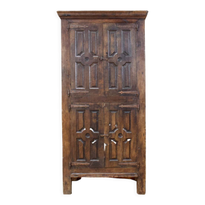 Buffet en bois sculpté, 19e siècle