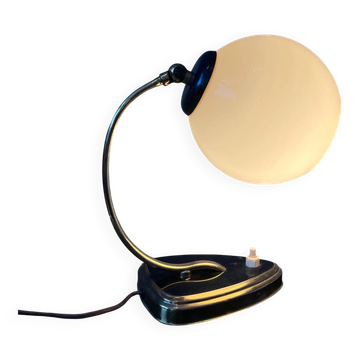 Applique murale ou lampe de bureau en verre opalin style Art déco Mid-Century