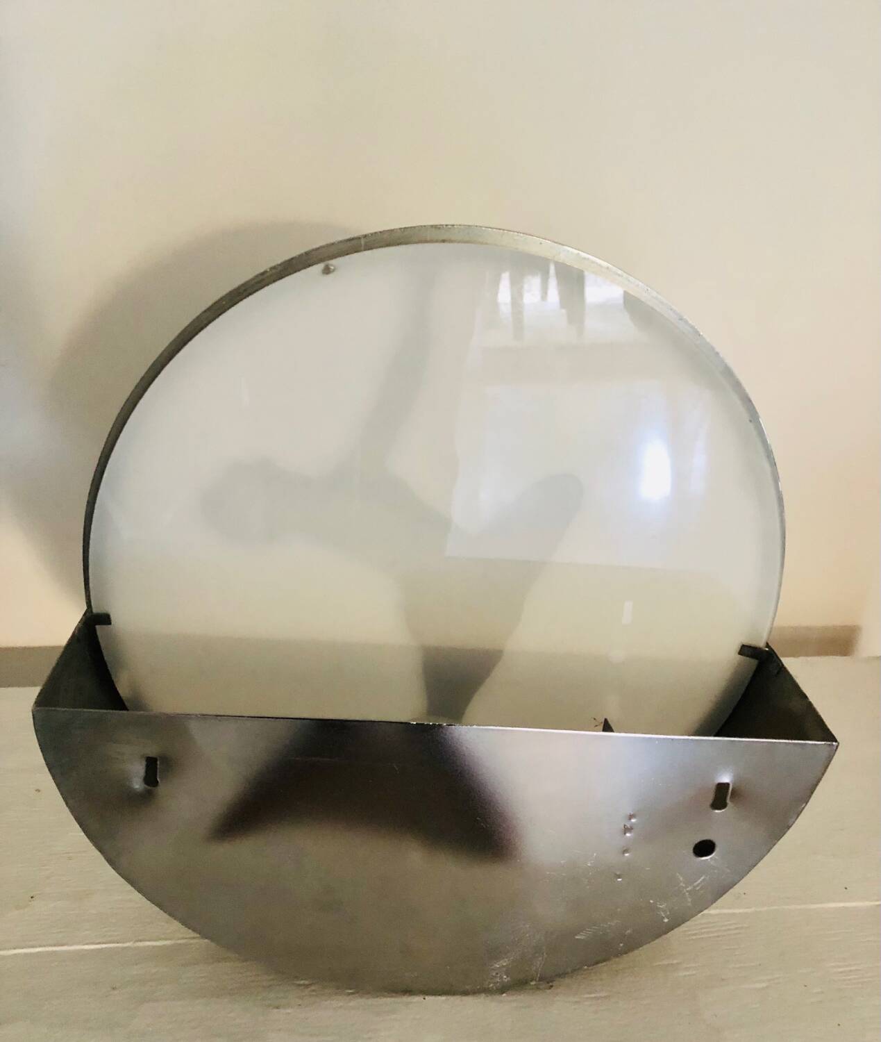 Round wall lamp metal opalescent art deco glass