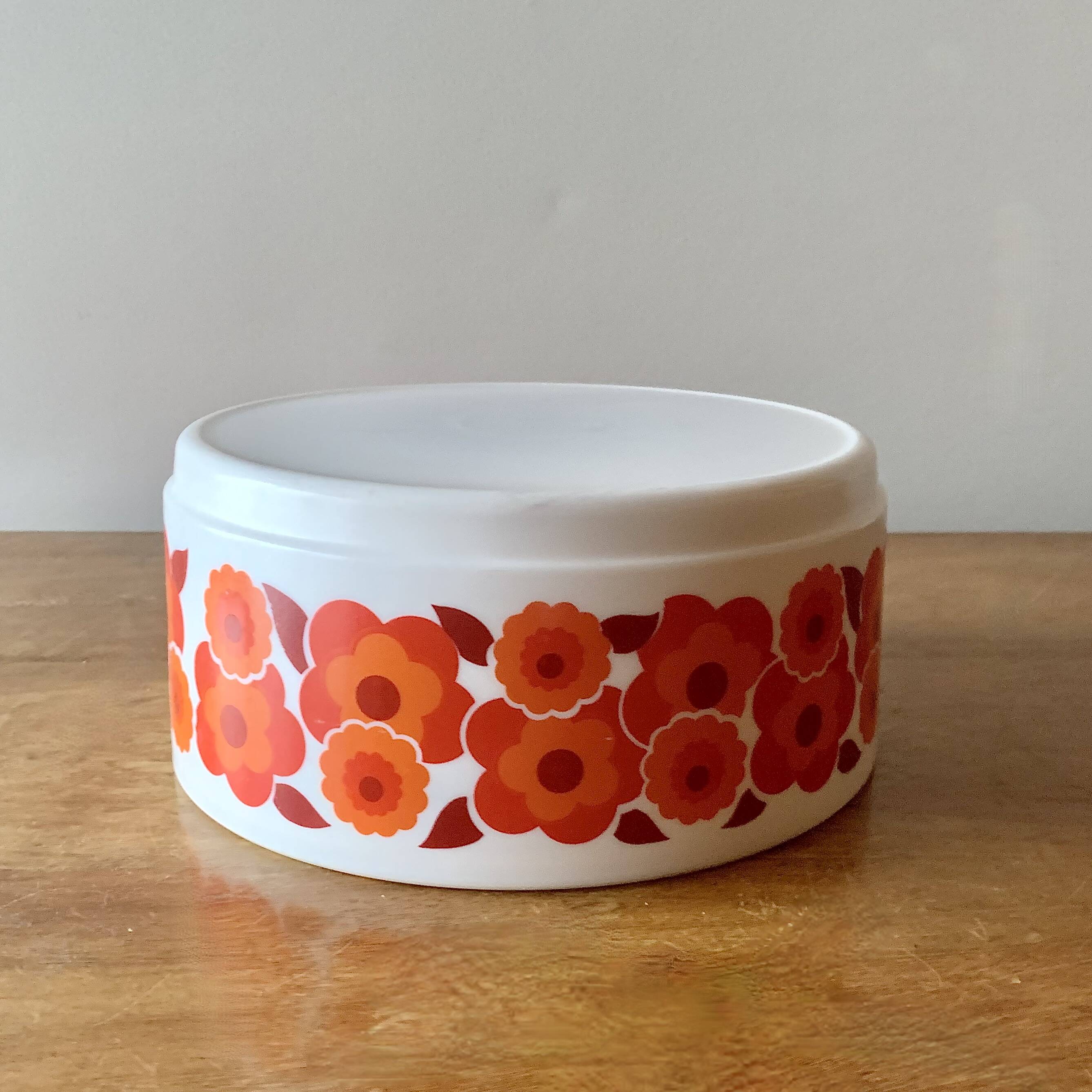 Arcopal Lotus salad bowl