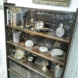 Vintage showcase library