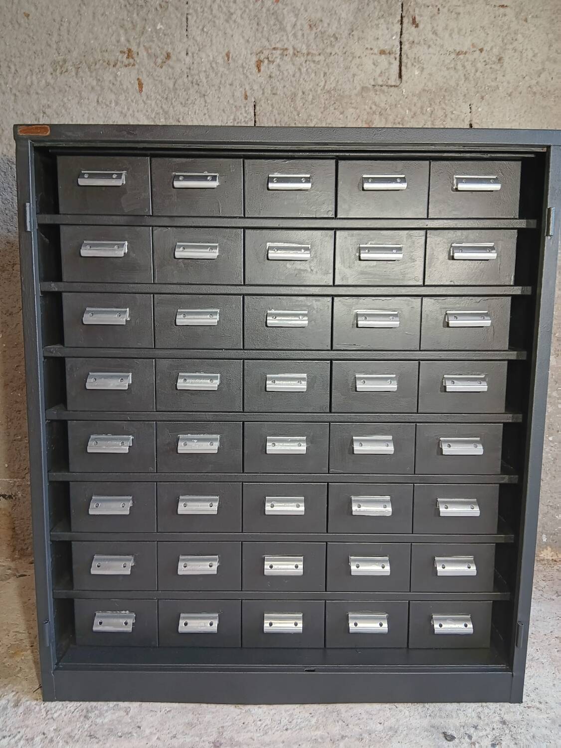Industrial workbench - 40 drawers