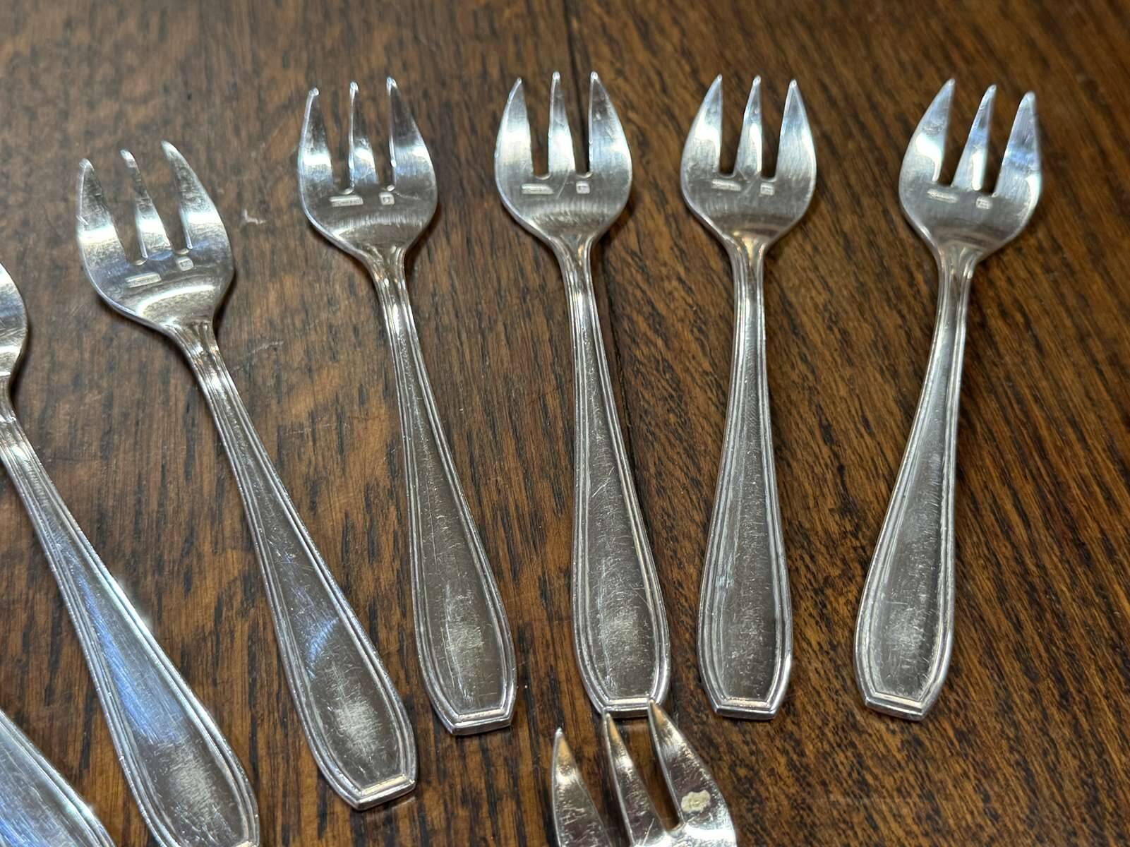 Set of 12 silver-plated oyster forks