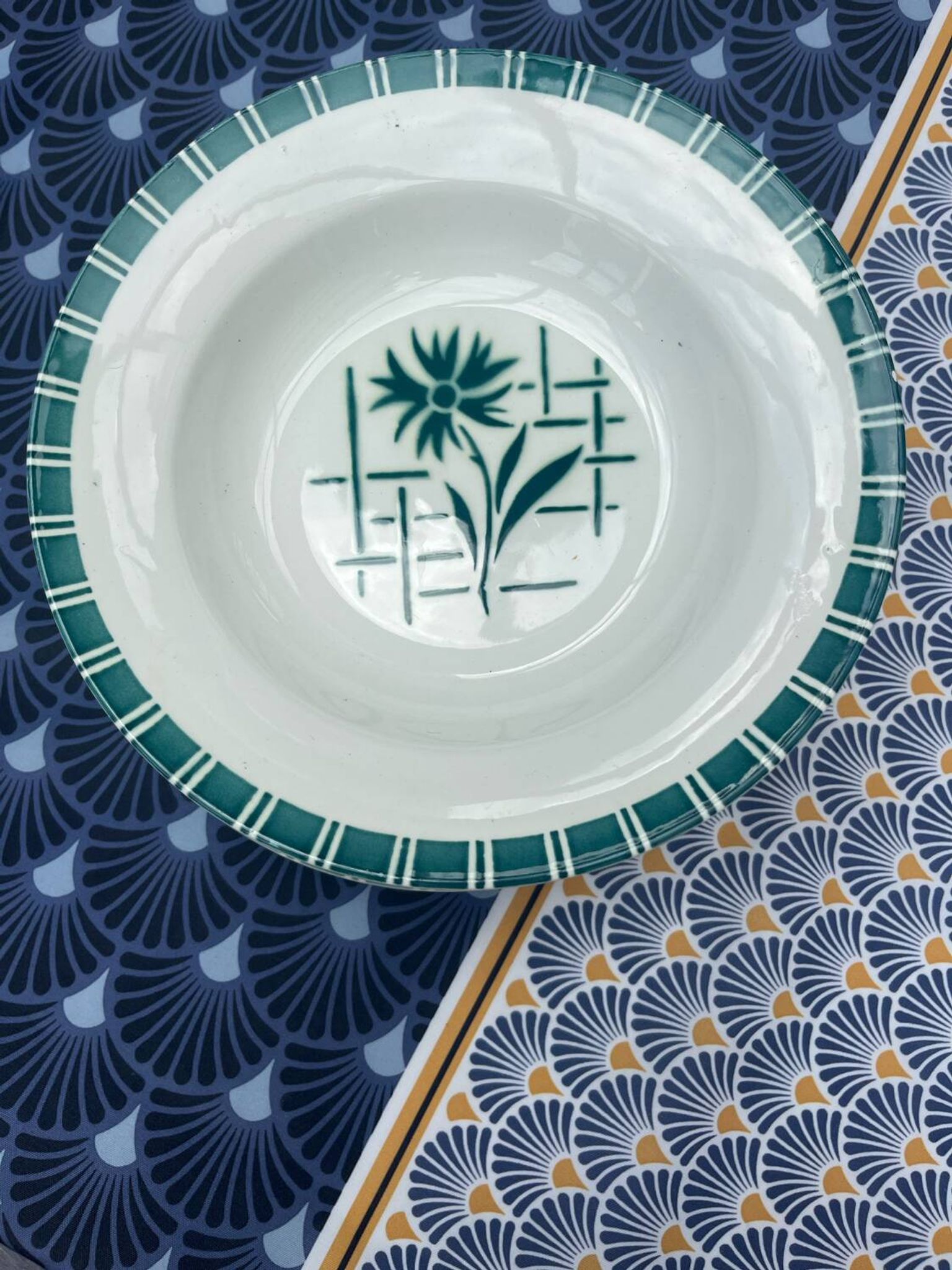 Lot de neuf assiettes creuses Digoin Sarreguemines