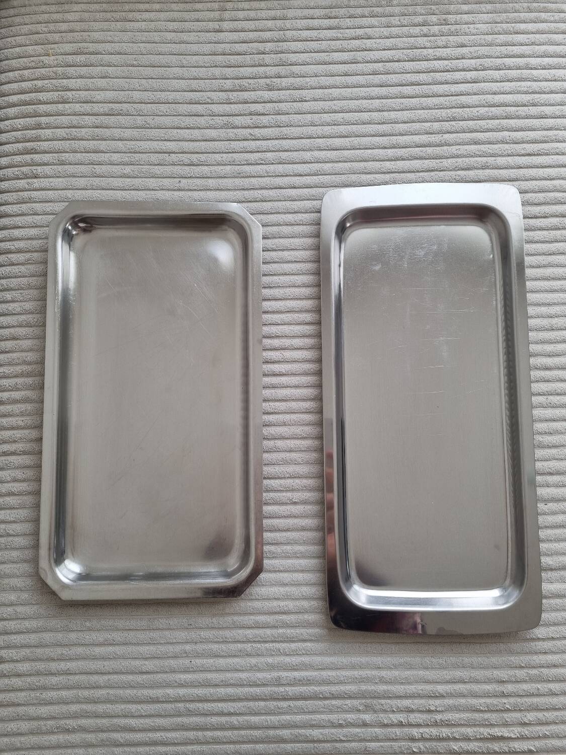 Set of minimalist stainless steel trays - Vintage 70s