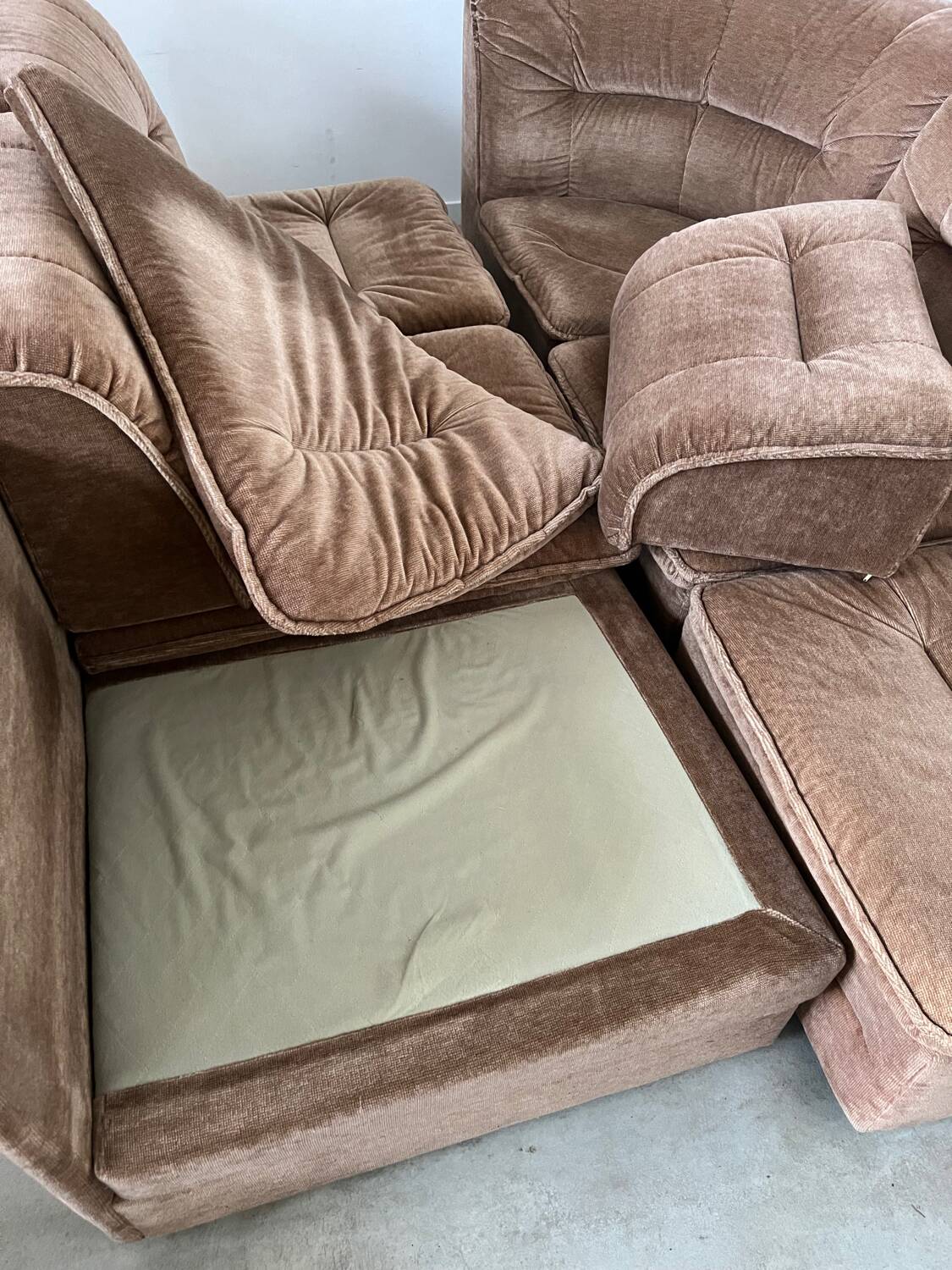 Old vintage modular corner sofa in designer velvet from the 70s/80s 4 elements