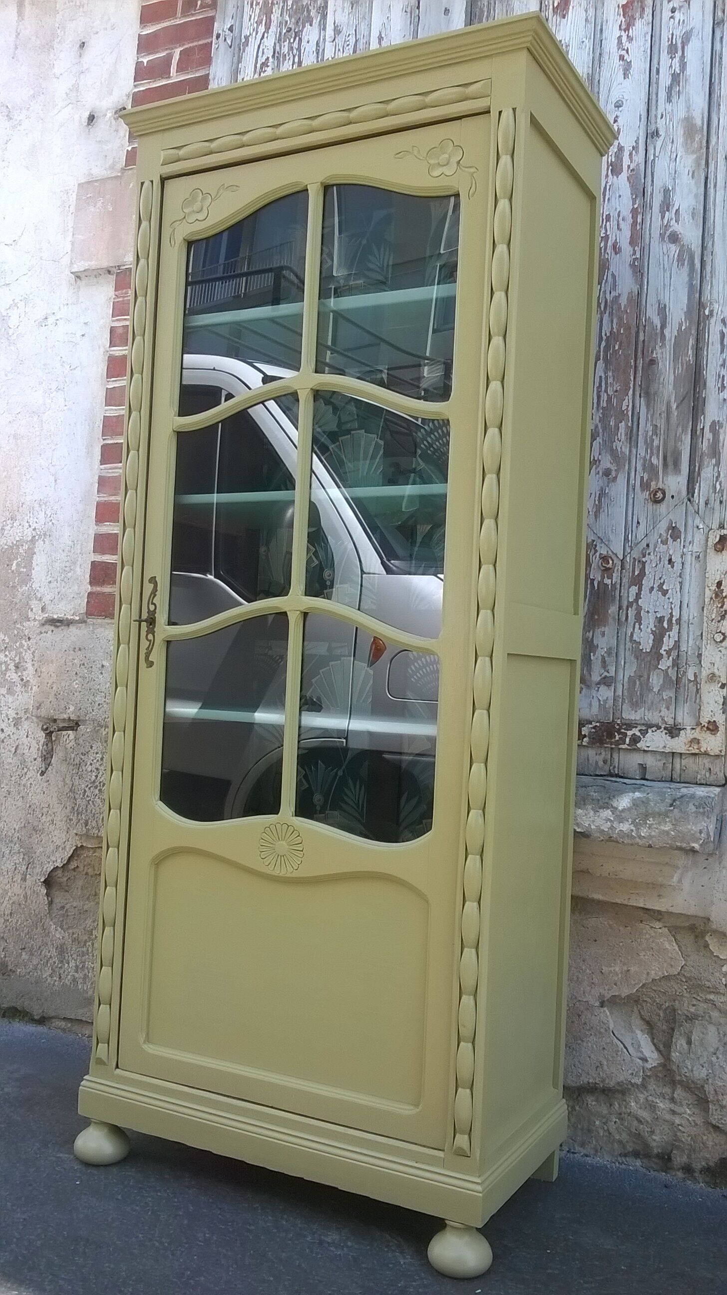 Parisian showcase cabinet 1930