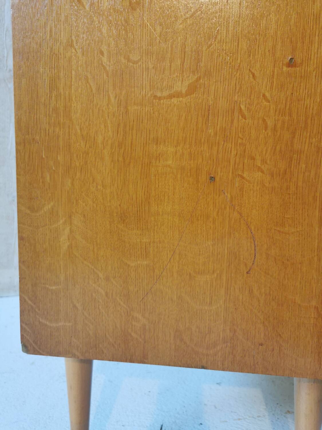 Small vintage chest of drawers