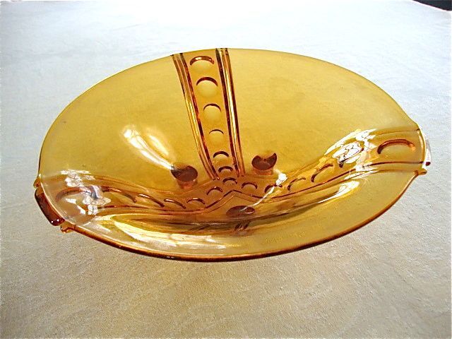 Large serving dish or amber-coloured compotier