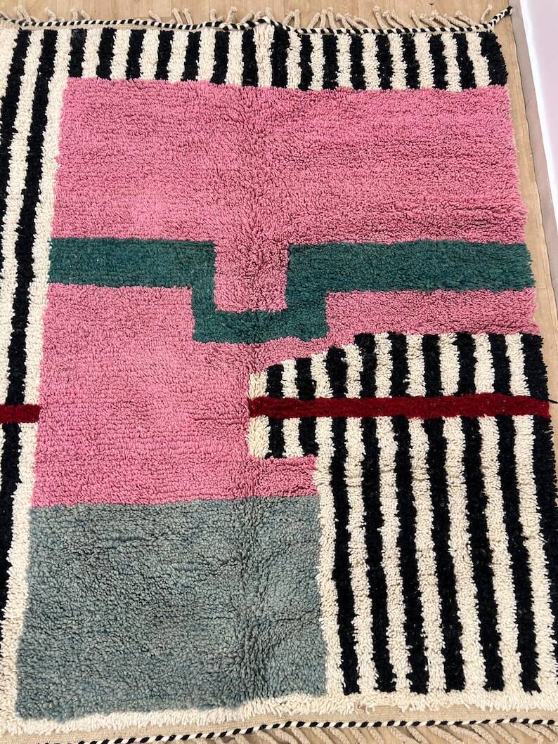Traditional handwoven Berber rug, size 145 x 255 cm