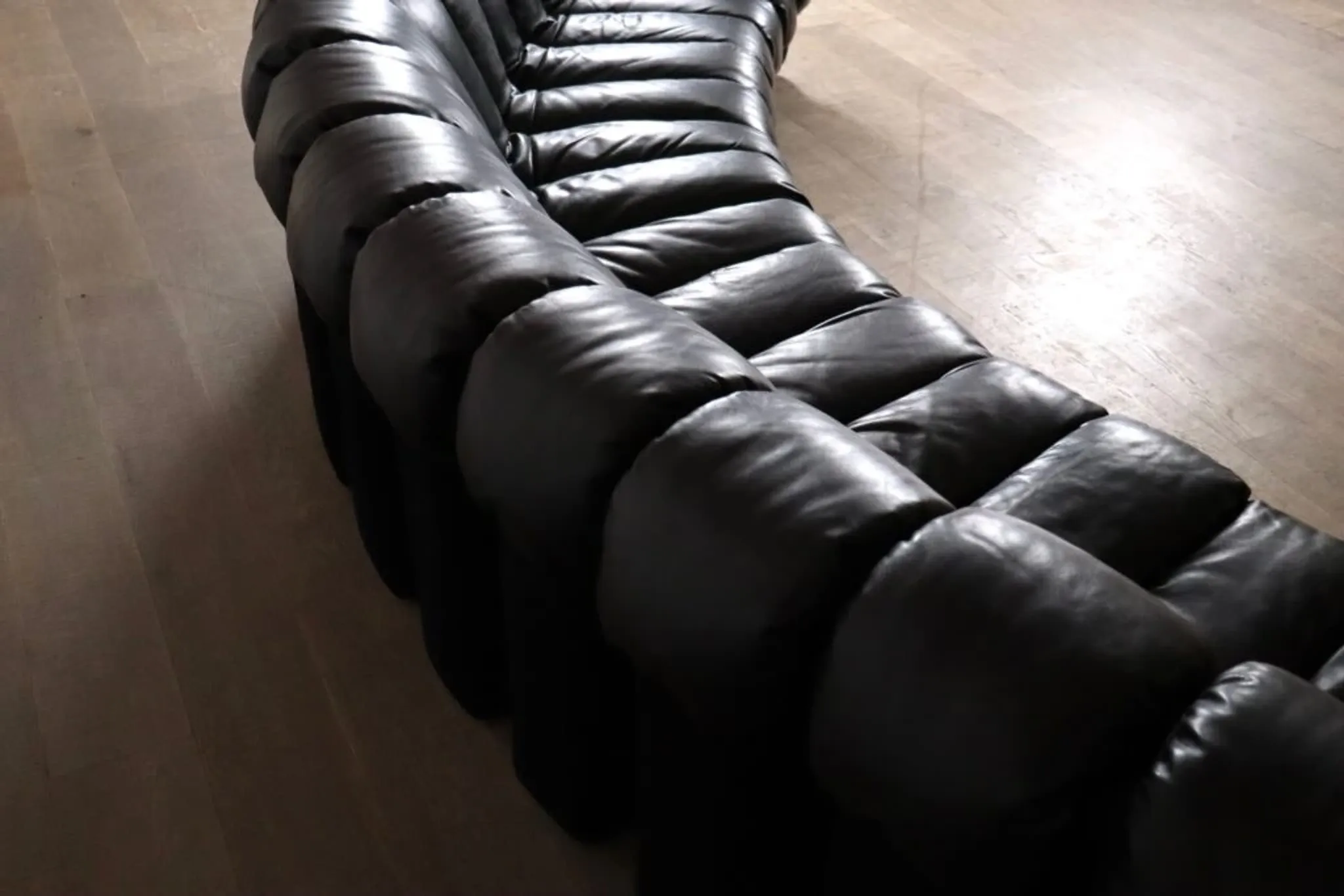 De Sede DS 600 “Non-Stop” sectional black leather sofa by Heinz Ulrich, Ueli Berger and Eleanora Peduzzi-Riva, 1970s