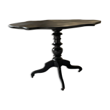Violin table