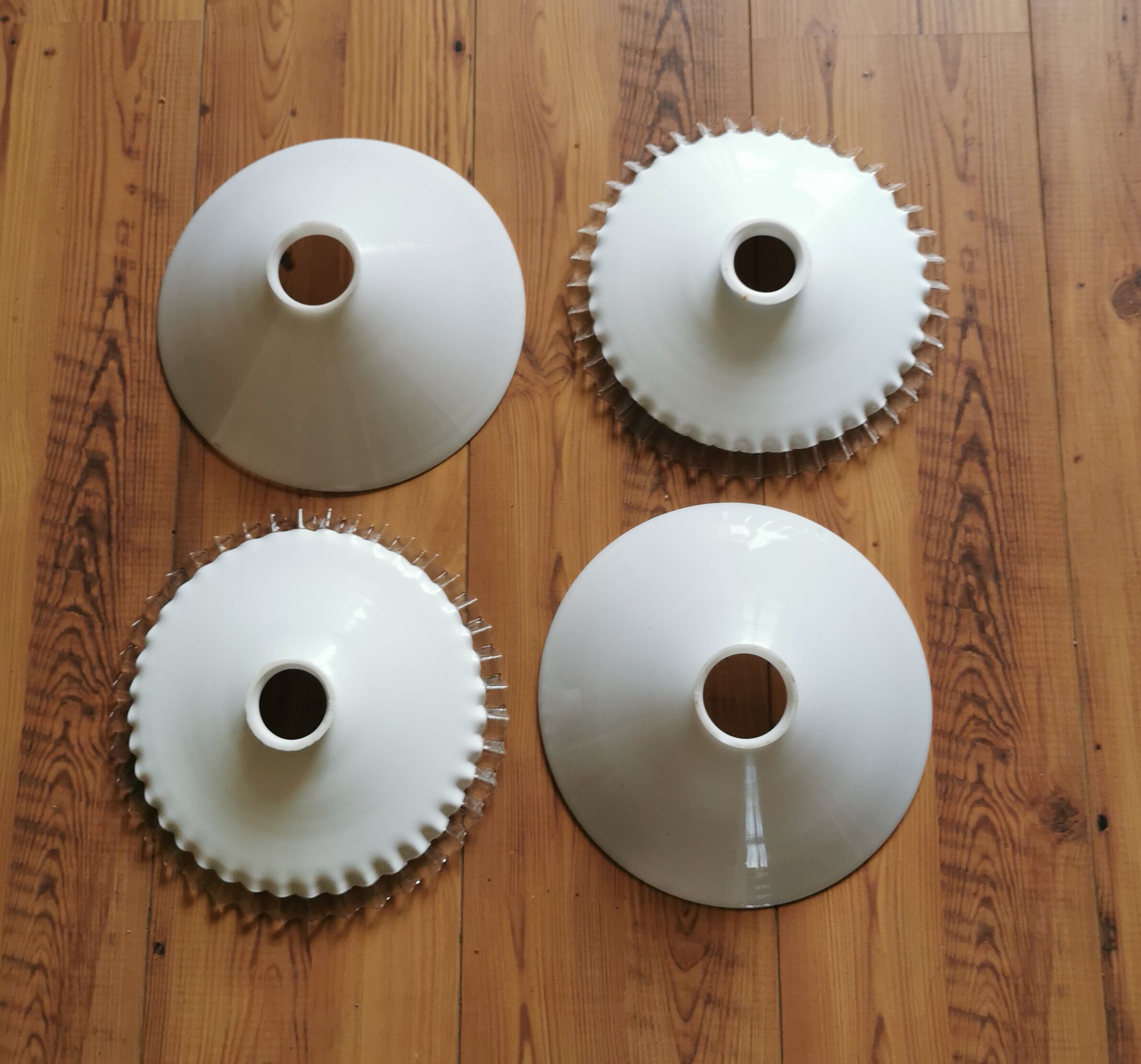 4 simple and serrated opaline shades